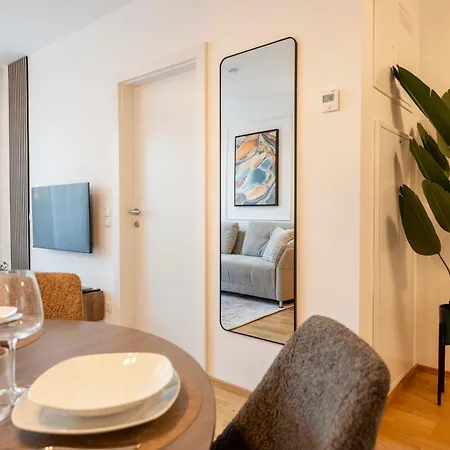 Sweet - Weinbergblick Mit Privatgarage, Balkon Und Arbeitsplatz * Krems an der Donau