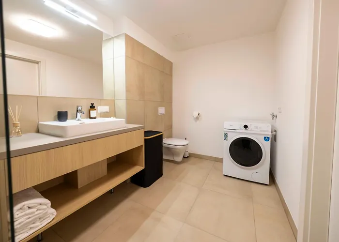 Apartament Sweet - Weinbergblick Mit Privatgarage, Balkon Und Arbeitsplatz Krems an der Donau